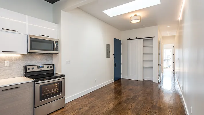 303 Kingsland Avenue #2R